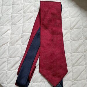 Tommy Hilfiger 100% Silk Tie in Burgundy-on-Burgundy squares Made in England